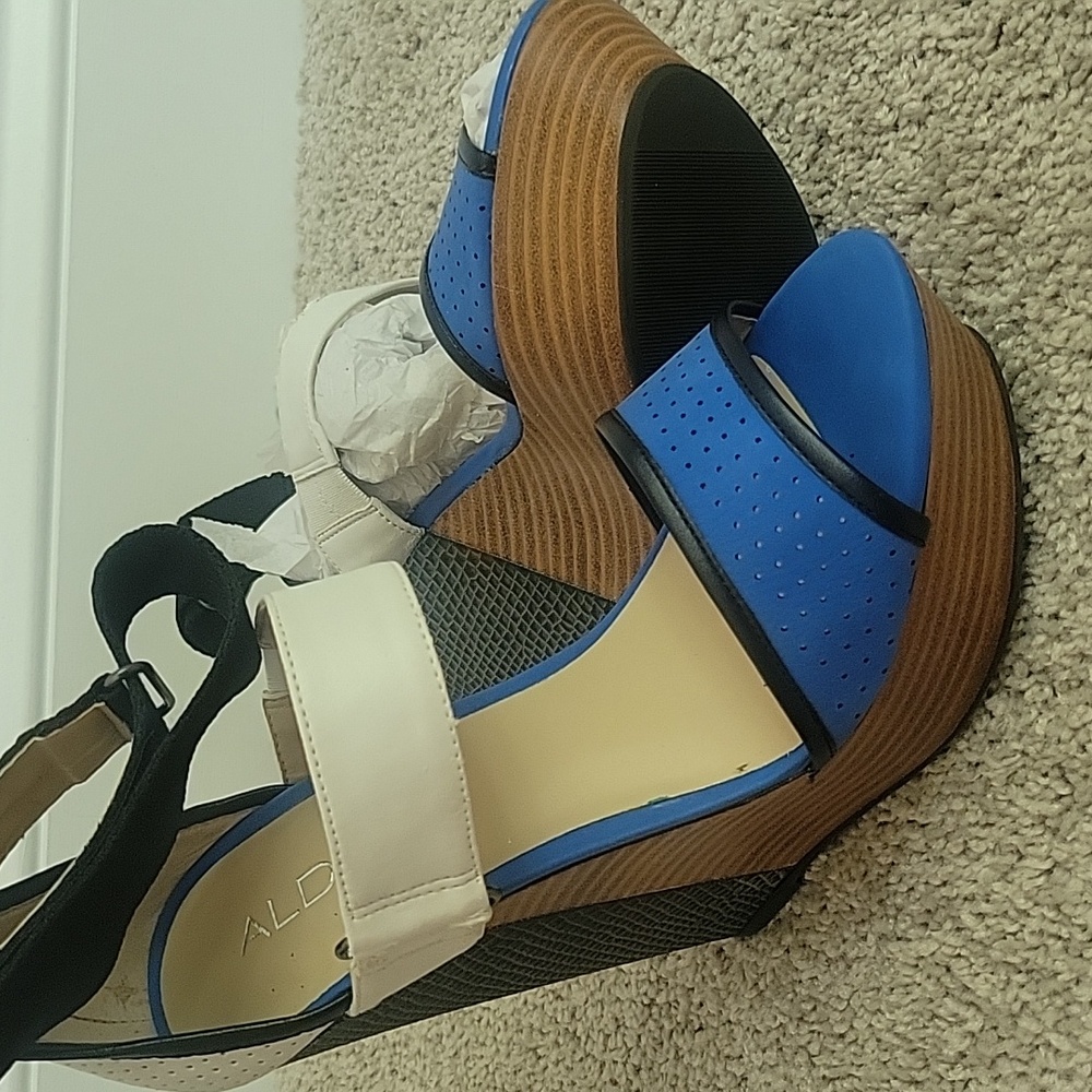 Aldo 5 inch wedges Size 8